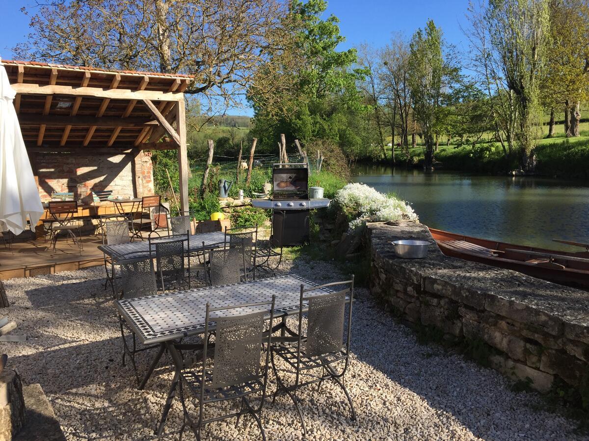 Ancien Moulin Creancey Bed & Breakfast Exterior photo